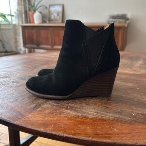 Womens, size 7.5 Lucky Brand wedges